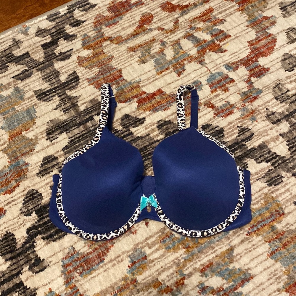 Victoria Secret Body by Victoria Lined Perfect Coverage